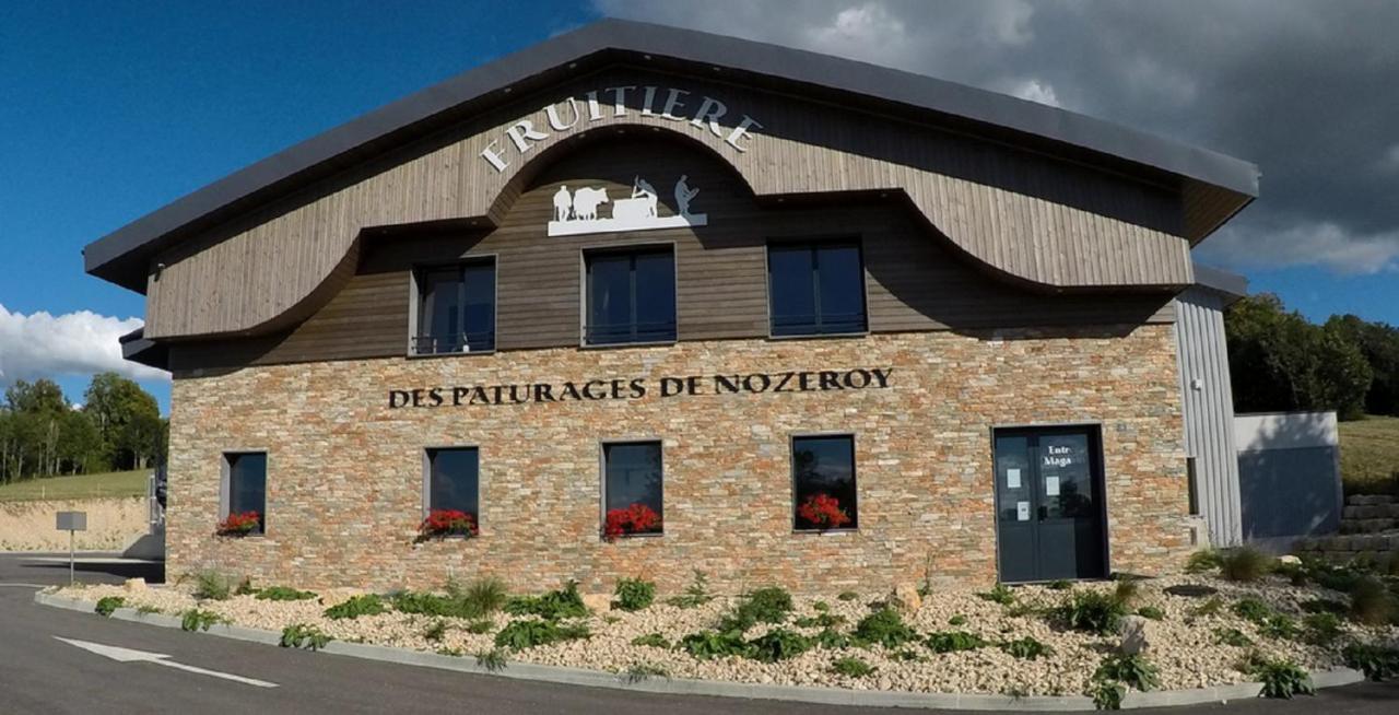 Hôtel Les Remparts Nozeroy Exterior foto
