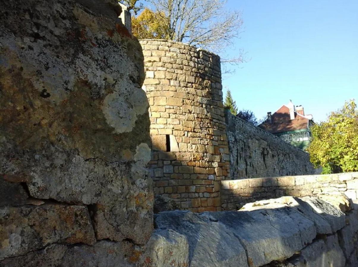 Hôtel Les Remparts Nozeroy Exterior foto